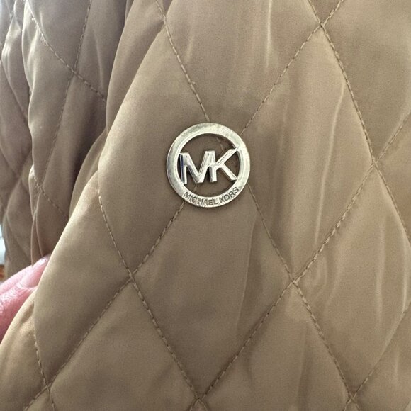 Michael Kors Tan Quilted Jacket W/ Sherpa Collar Zip Closure Womens Size M - Picture 6 of 16